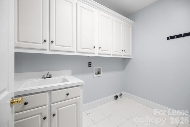 Building Photo - 9205 Woodriver Ln