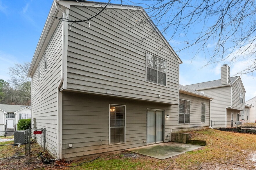 Building Photo - 6520 Eastbriar Dr