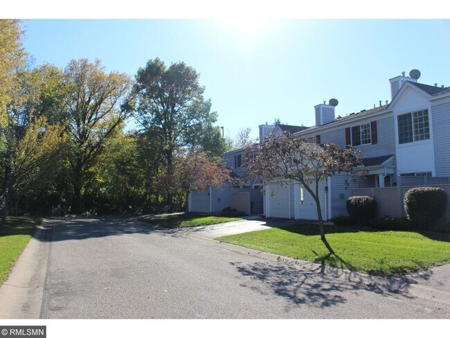 Building Photo - 4415 Naper Bay