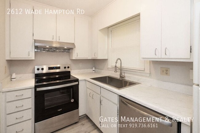 Building Photo - 2612 Wade Hampton Rd