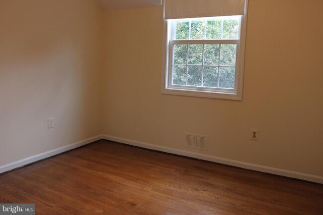 Building Photo - 6210 Cottonwood St