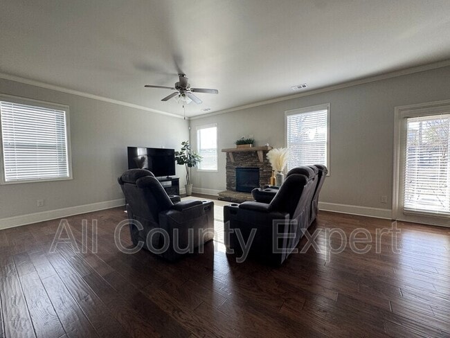 Building Photo - 6651 Rivergreen Rd