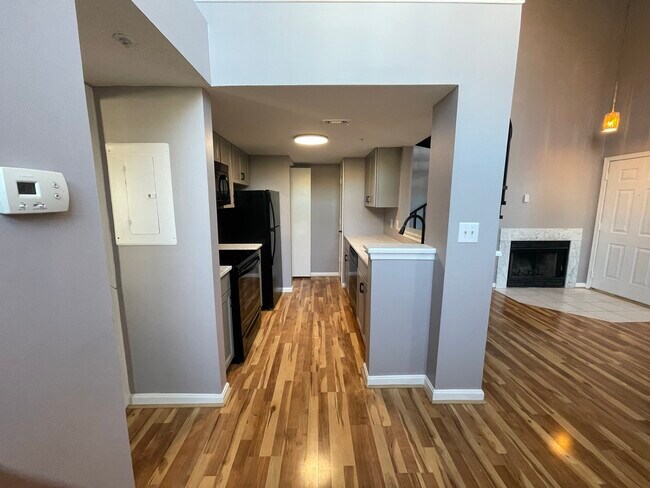 Building Photo - 10421 Beacon Ridge Dr
