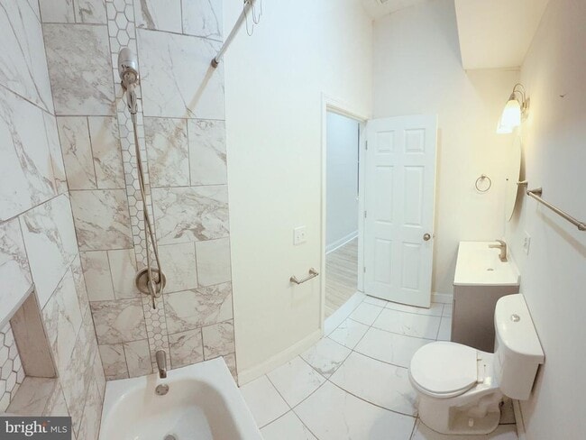 Building Photo - 714 Dolphin St