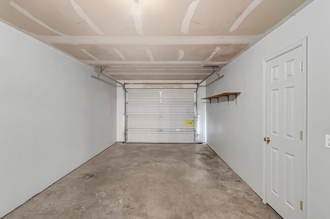 Building Photo - Charming 3-Bedroom Home in a Prime Location