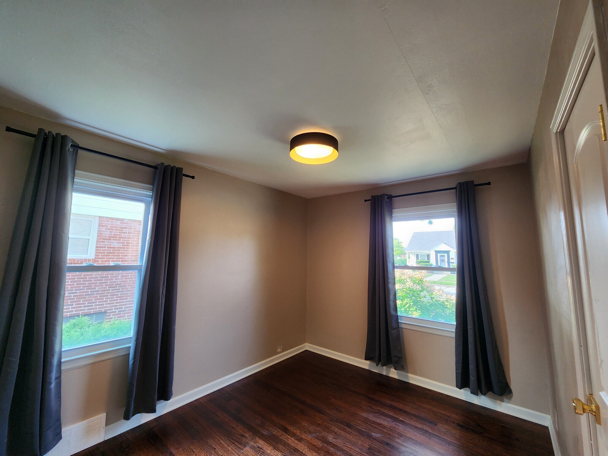 Building Photo - 1301 Lombard Ave