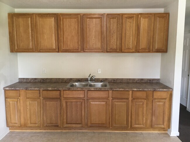 Building Photo - Section 8 only