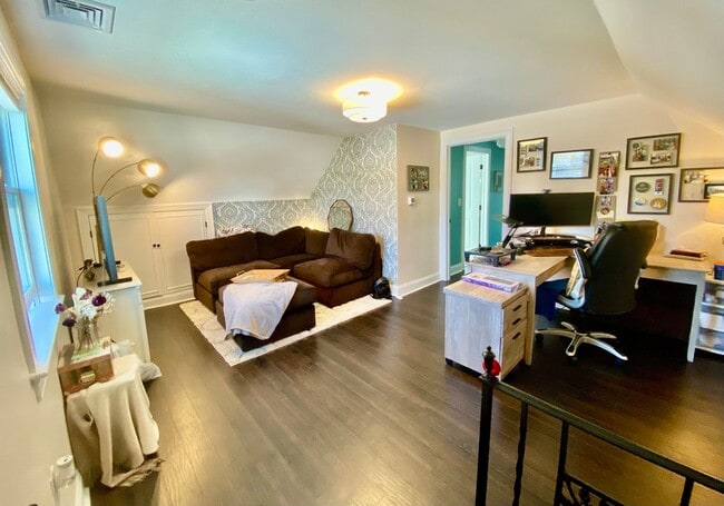 Building Photo - Spacious Condominium– Modern Comfort in th...