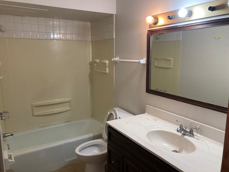 Building Photo - 10628 W Bobolink Ave