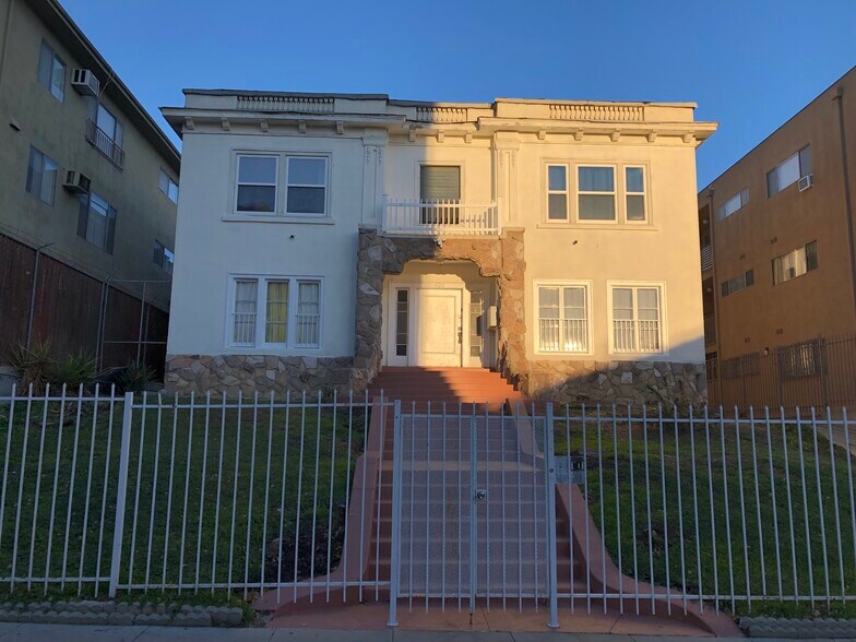 Building Photo - 420 S Berendo St