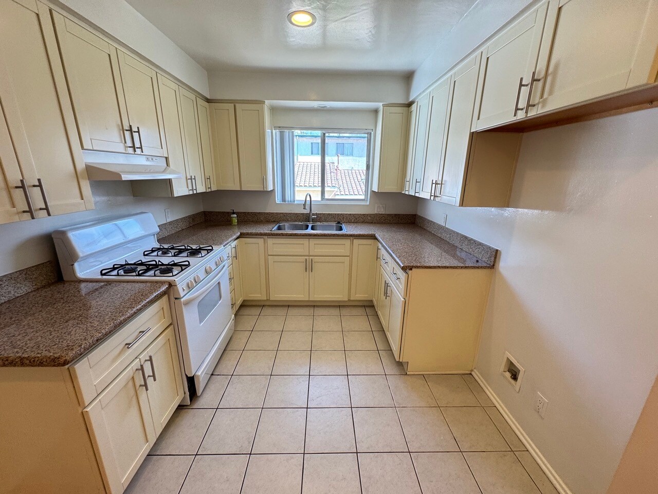 Building Photo - 1152 Ruberta Ave