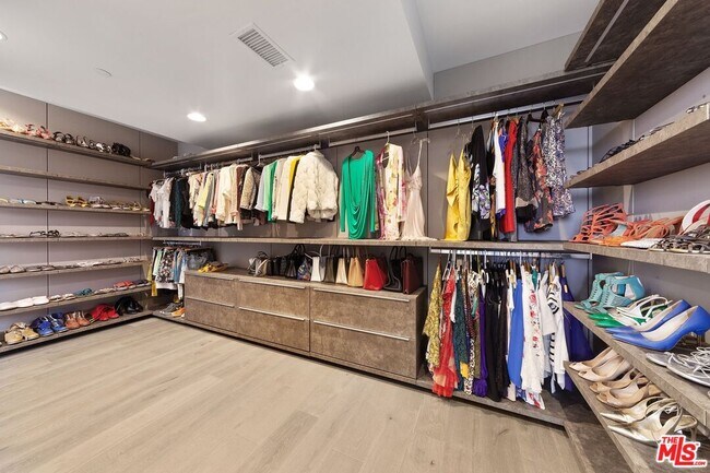 Building Photo - 2030 Talmadge St