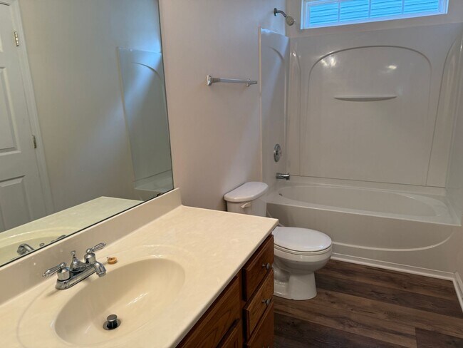Building Photo - Lovely 3 Bedroom Home in Kyliglen!