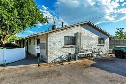 Building Photo - 761 W 600 S