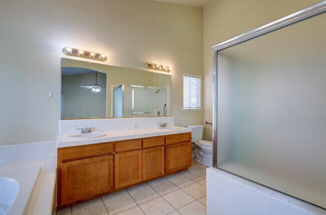 Building Photo - 139 Athens Ave