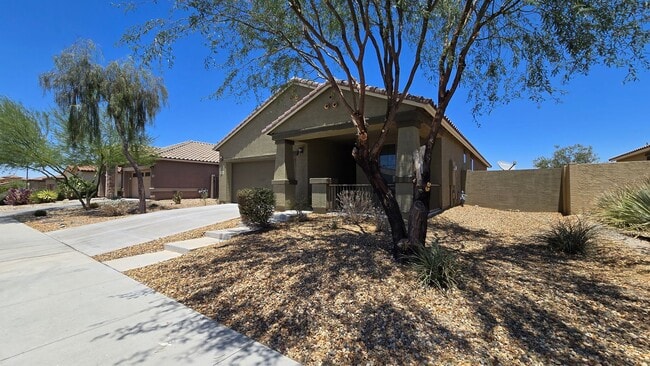 Building Photo - Enjoy the incredible amenities at Estrella Mountain Ranch!