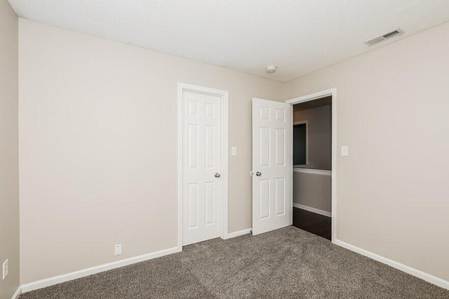 Building Photo - 8138 Fisher Bend Dr
