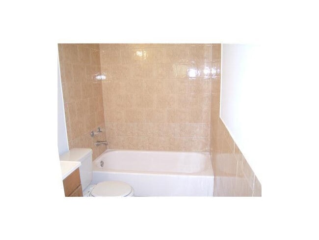 Building Photo - 4158 Inverrary Dr