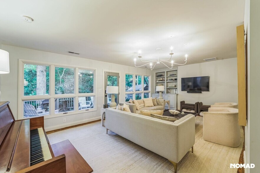 Building Photo - 7112 Valley Haven Dr