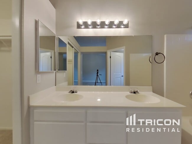 Building Photo - 3820 Cobble Ct