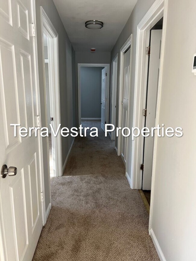 Building Photo - 1100-1102 Buck Street