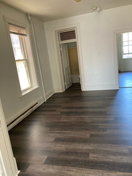 Building Photo - 27 S Locust St