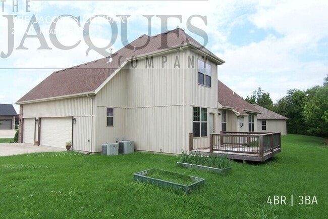 Building Photo - 2854 E Meadows St