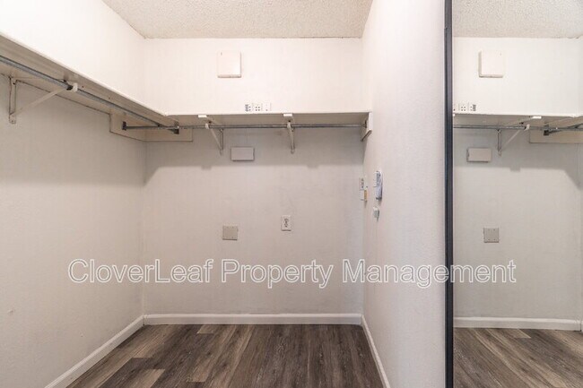 Building Photo - 15410 Wood Sorrel