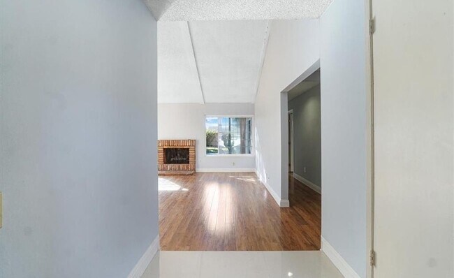 Building Photo - 24121 El Tiradore Cir