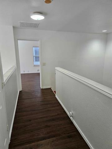 Building Photo - 2104 Royal Oak Dr