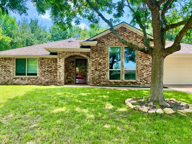 Primary Photo - Lovely Home in Downtown Granbury