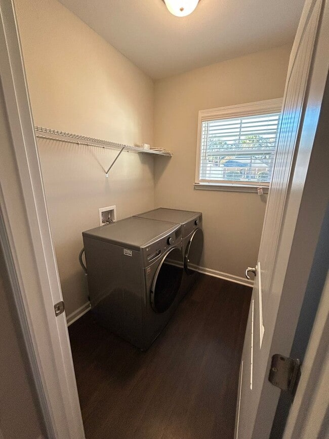 Building Photo - First month FREE! 3 Bedroom/ 2.5 Bathroom Berwick area in Savannah, GA