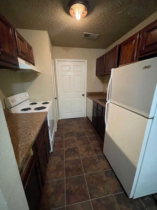 Building Photo - 843 Hammond Manor Dr