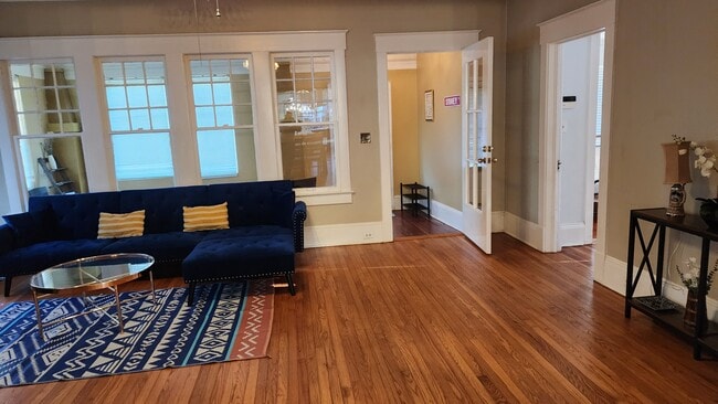 Building Photo - 2897 Sydney St