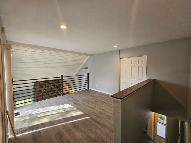 Building Photo - 2618 S Xanadu Way