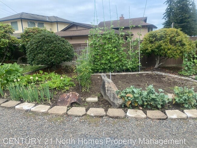 Building Photo - 3 br, 2 bath House - 4626 Greely St