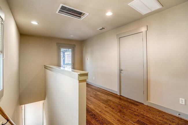 4th floor - 1316 Hadley St