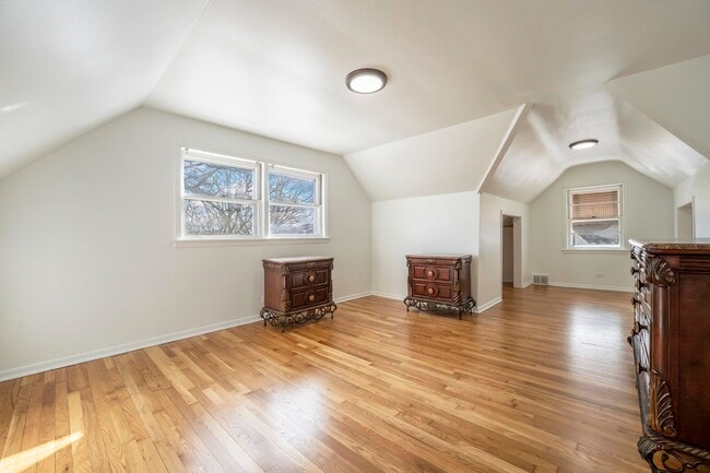 Building Photo - 5800 W Foster Ave