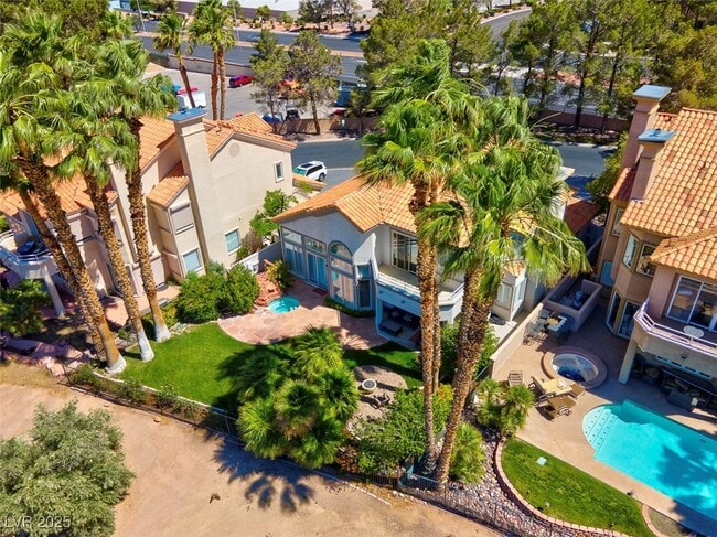 Building Photo - 8848 Rainbow Ridge Dr