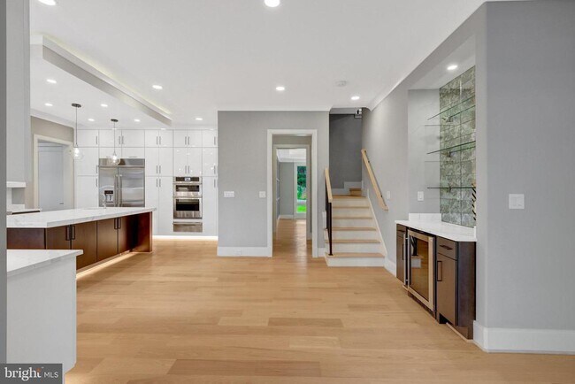 Building Photo - 6226 Kellogg Dr