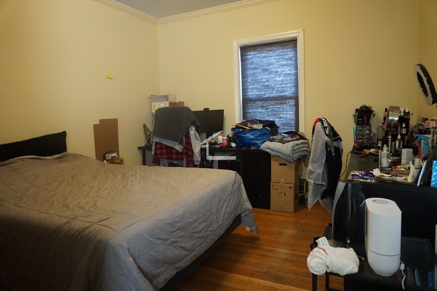 Building Photo - 68 Etna St