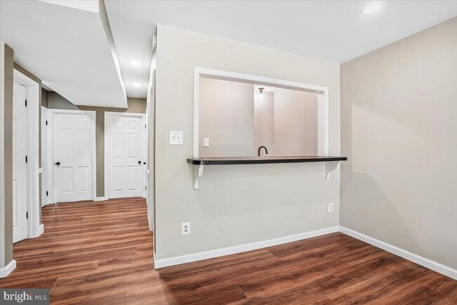 Building Photo - 6904 Chelsea Rd