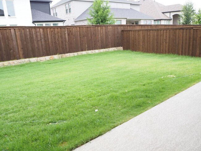 Building Photo - 4 Bed 4.5 Bath in Argyle