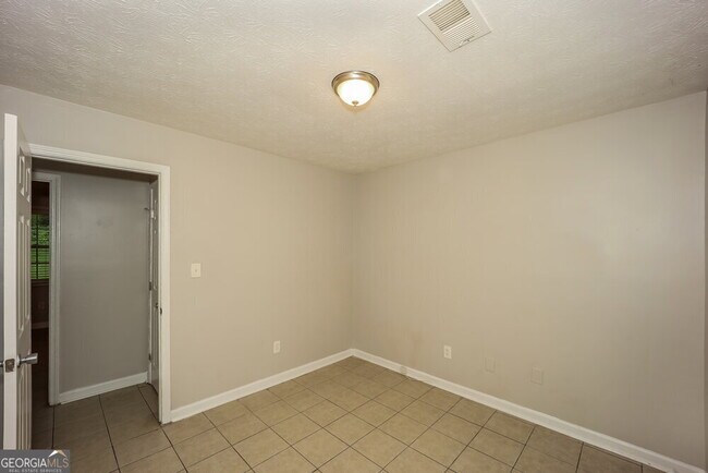 Building Photo - 5539 Hall Cir