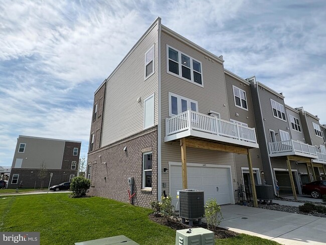 Building Photo - 14495 Leafhopper Dr