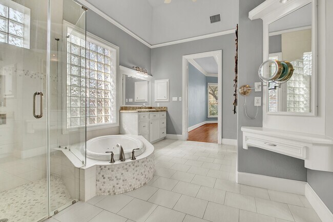 Building Photo - 13714 Gainesway Dr