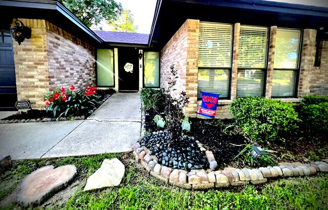 Primary Photo - 8 Llano Drive