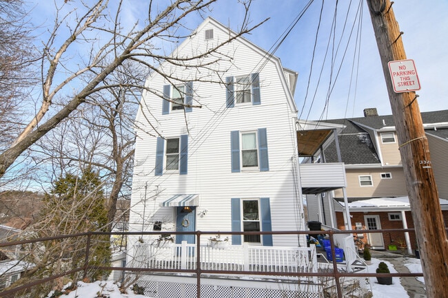 Building Photo - 23 Desmond Rd