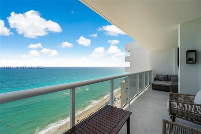 Building Photo - 3140 S Ocean Dr