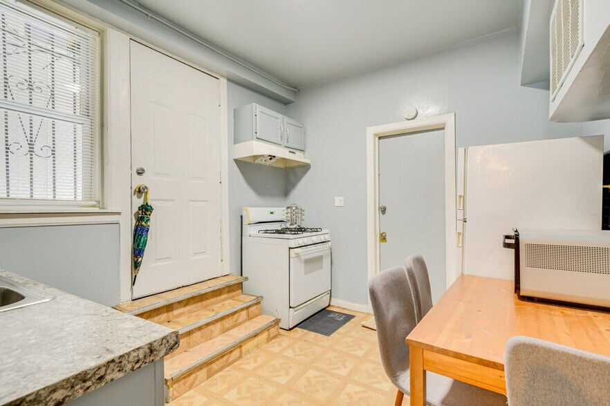 Building Photo - 3443 W Flournoy St